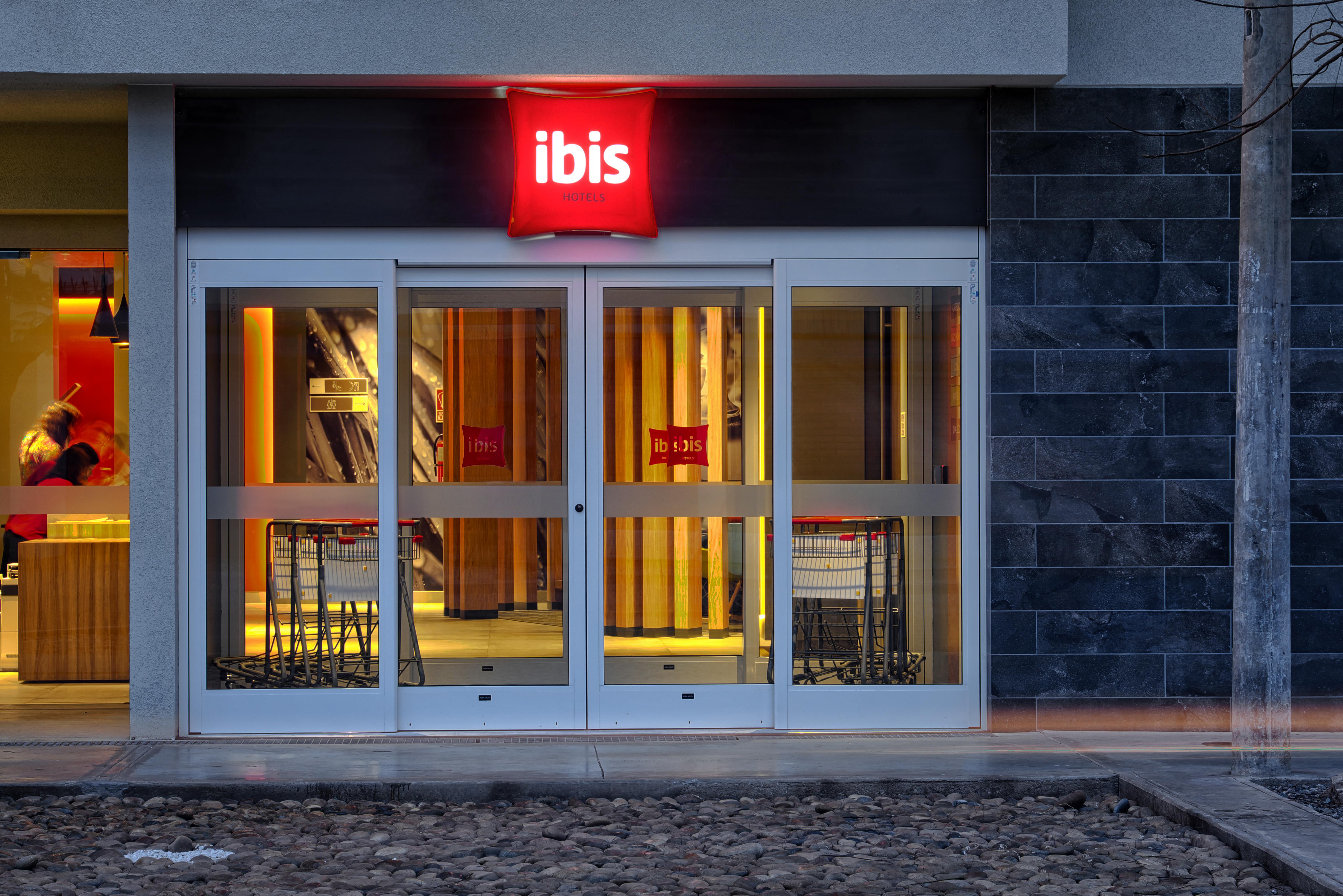 מלון Ibis טרוחיו מראה חיצוני תמונה