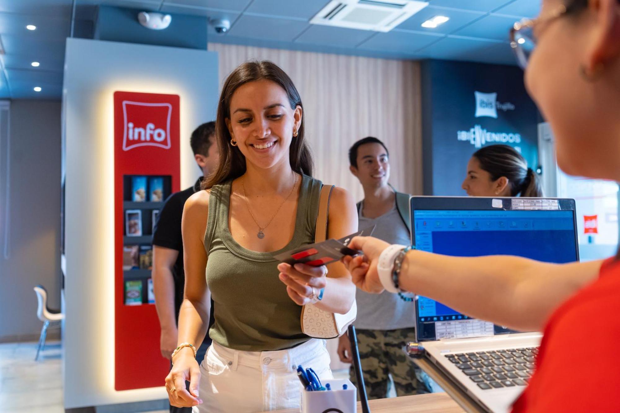 מלון Ibis טרוחיו מראה חיצוני תמונה